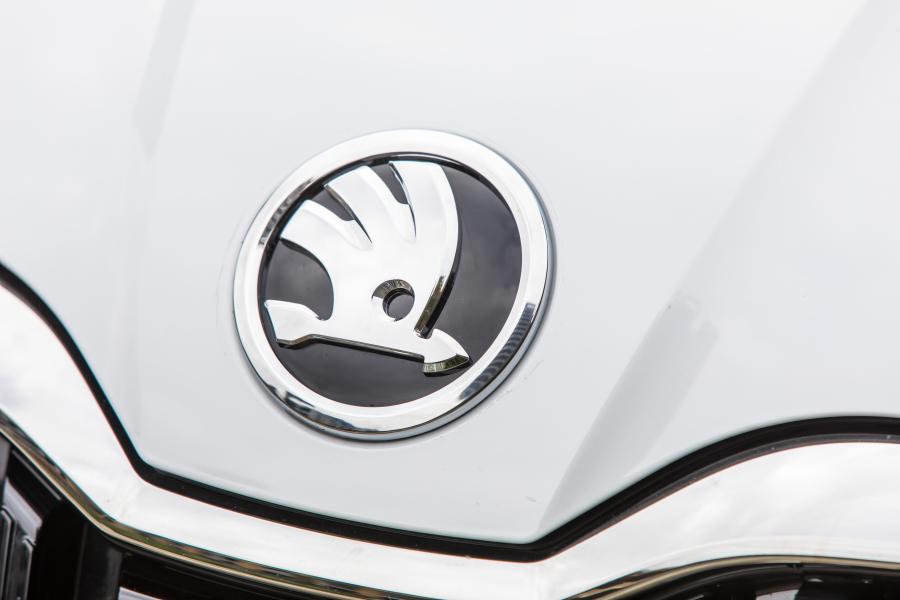 Логотип Skoda Superb Scout (3V) 2020 года  (AU) (фото 28 из 35)